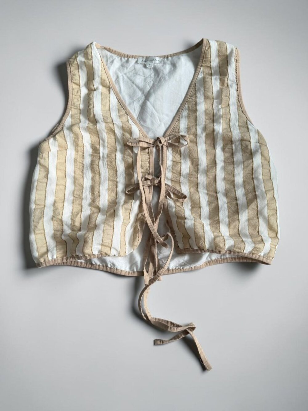 LINE AND DOT Tan White Striped Tie Front Top Size Small